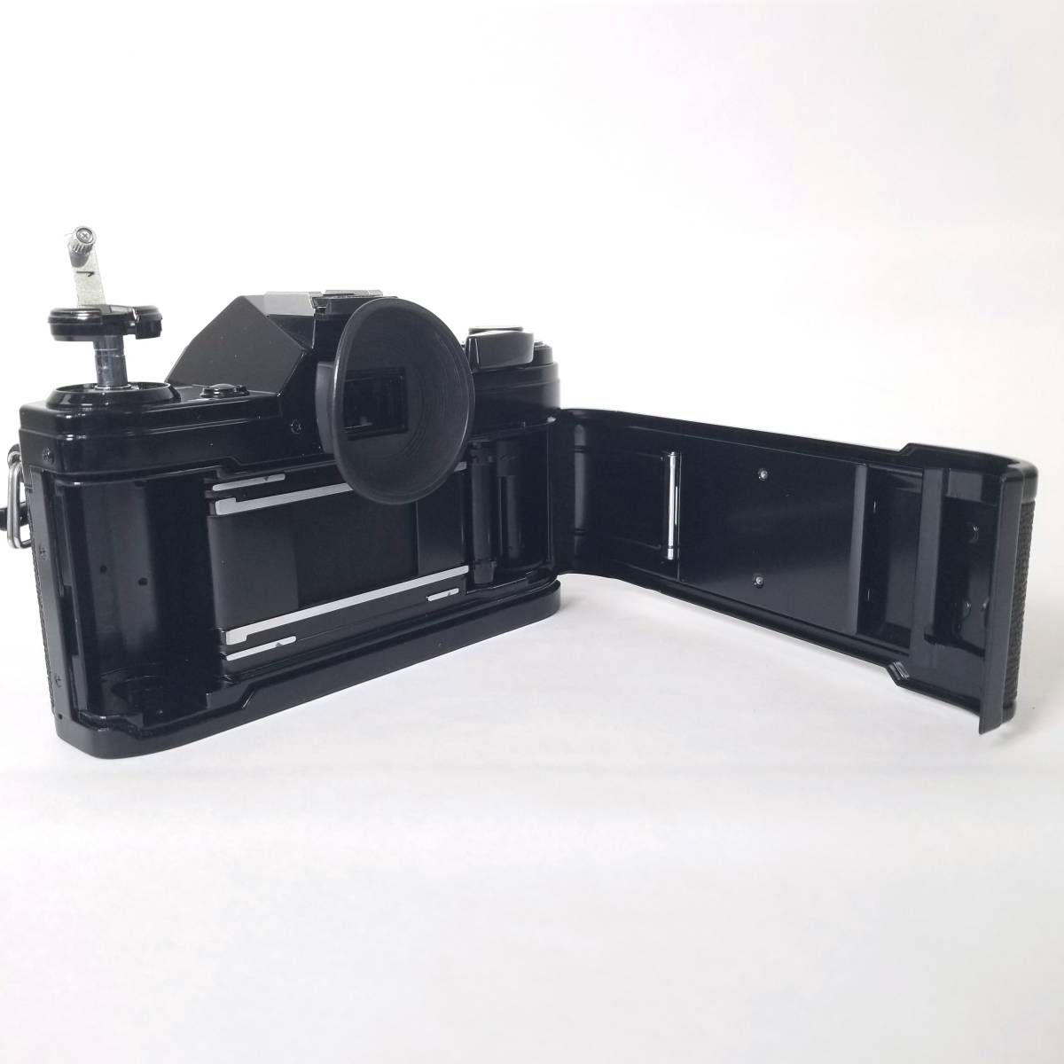 1円~ 【美品・動作品】 Canon AE-1 + zoom lens FD 35-70mm