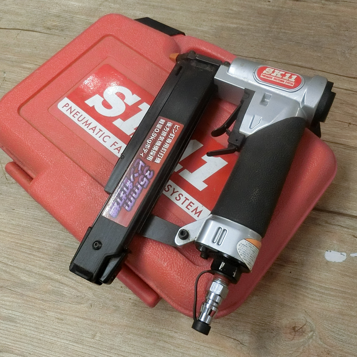 25C195_ジ2 藤原産業 エアピン釘打機 P35 SA-P35-Z1 SK11 工具 ピン釘打ち エアーツール 現状品 中古 エアピン釘打機 P35SA SA-P35-Z1 | ジョイフル本田 取り寄せ＆店舗受取