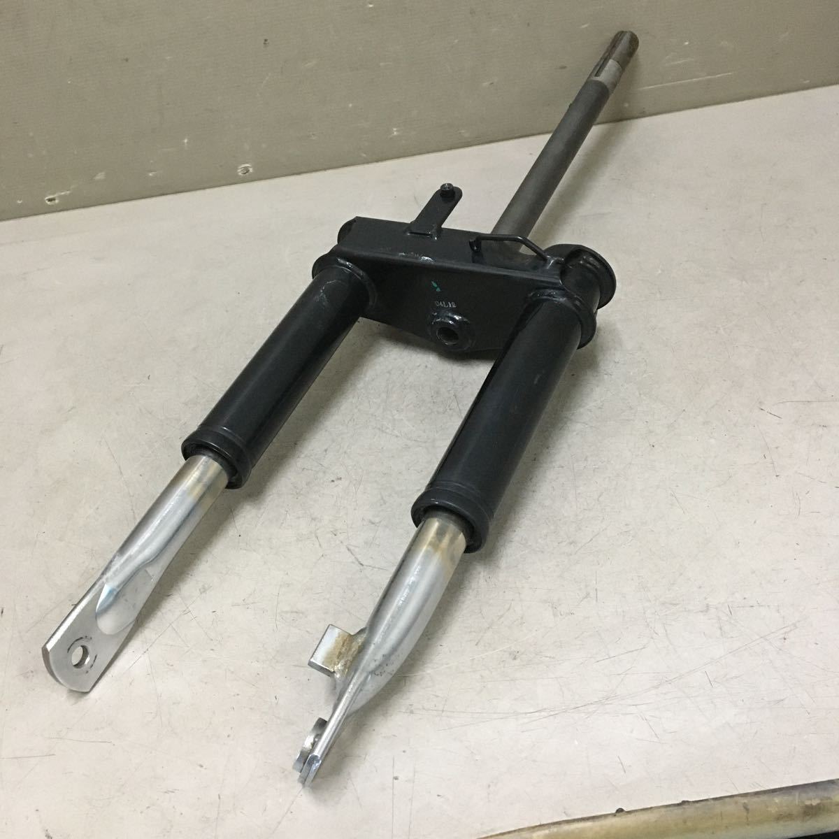 j63-1 ホンダ トゥデイ AF61 フロントフォーク ステム 三又 曲がりなし 
