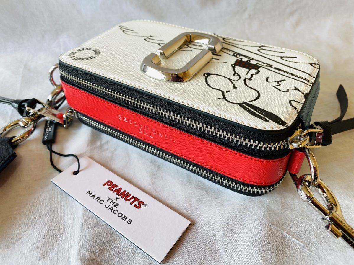 人気！MARC JACOBS スヌーピーコラボ スナップショット カメラバッグ 新品未使用】MARC JACOBS スナップショット カメラバッグ スヌーピー