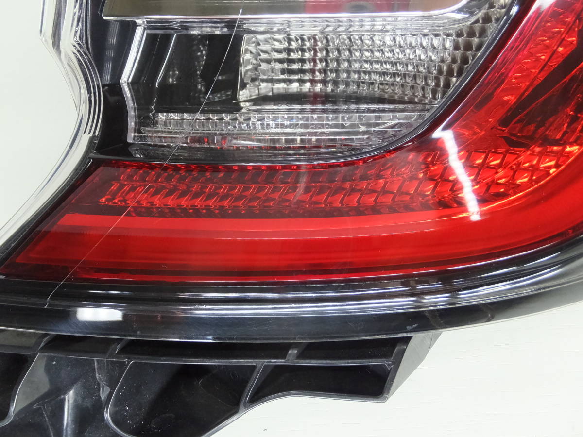 0644 ※美品※ NRE210H カローラスポーツ HV LED ※ 右 テールライト 