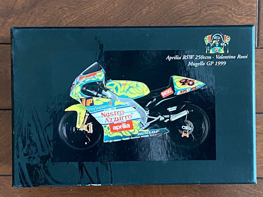 送料込み】ミニチャンプス APRILIA '99 ムジェロ ヴァレンティーノ