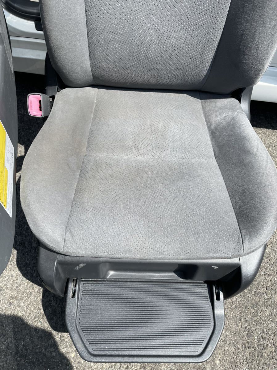 プリウス30福祉用リフトアップ電動シート(リモコン付)