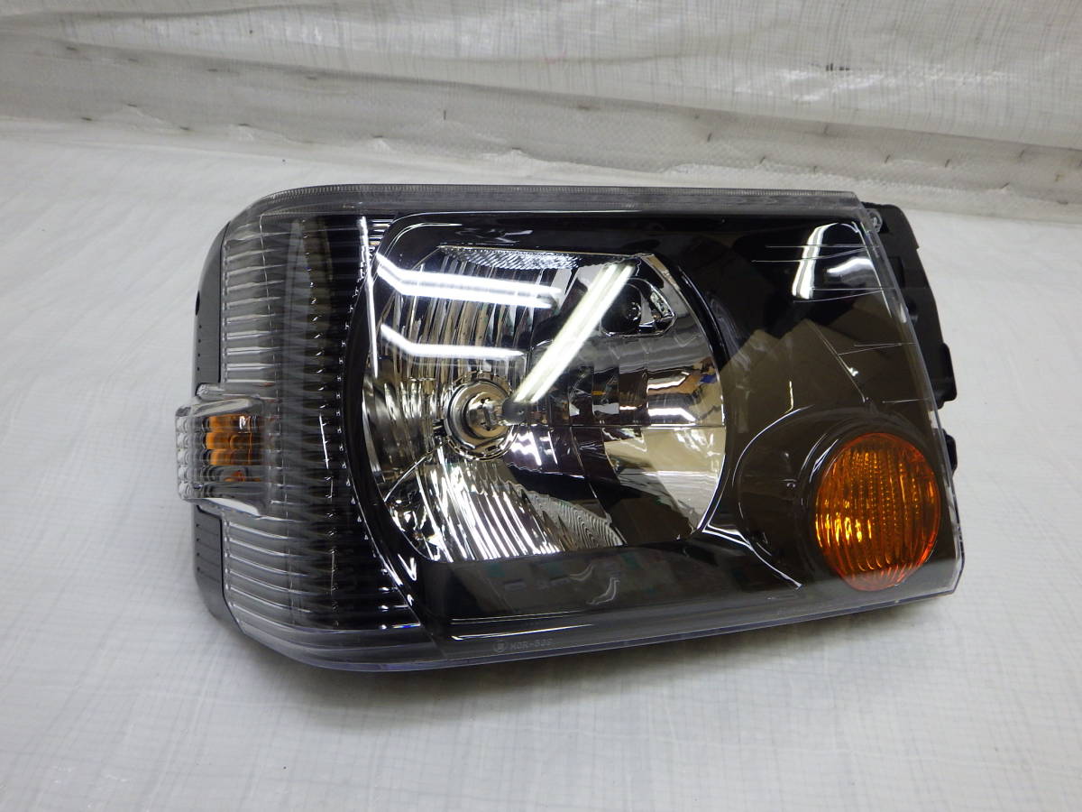U61T/U62T/U61V/U62V/U71V/U72V ミニキャブ/クリッパー 純正右ヘッド