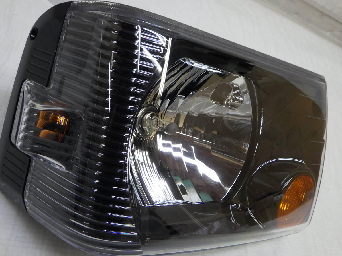 U61T/U62T/U61V/U62V/U71V/U72V ミニキャブ/クリッパー 純正右ヘッド