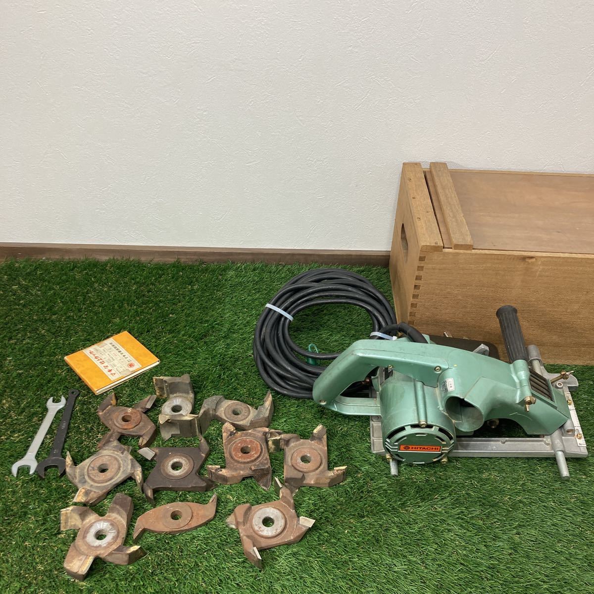 HITACHI/日立工機 胴縁カッター PG46B 木箱 付属の替刃多数 領収