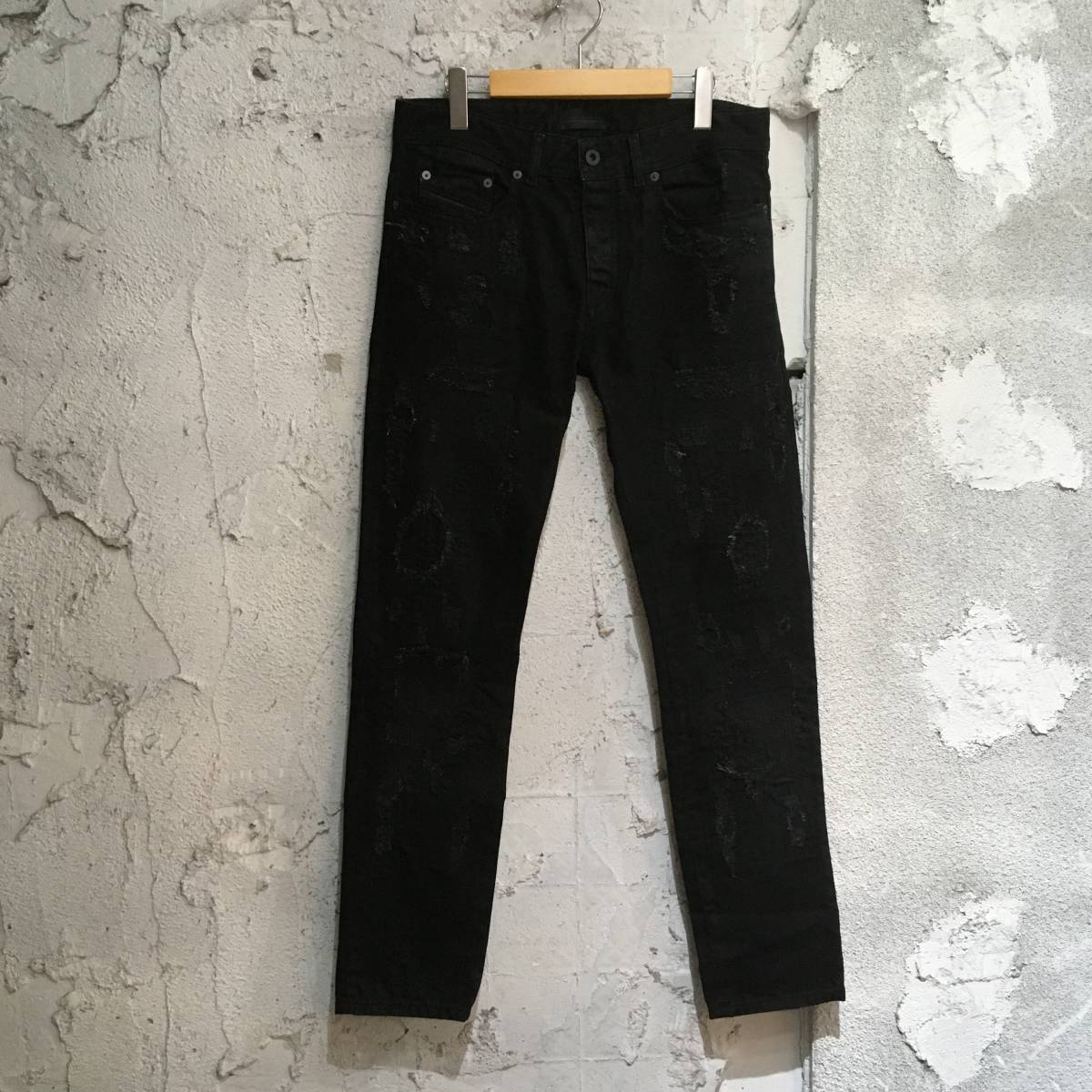 【DIESEL BLACK GOLD】ブラックカモ ダメージデニム イタリア製 DIESEL BLACK GOLD ディーゼル クラストデニム ダメージ加工 ブラック