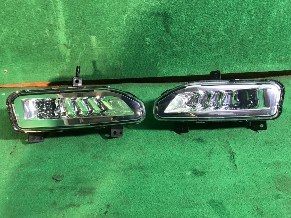 日産 セレナ H/S C27 後期 純正 左右 LED フォグランプ 26150-8995C