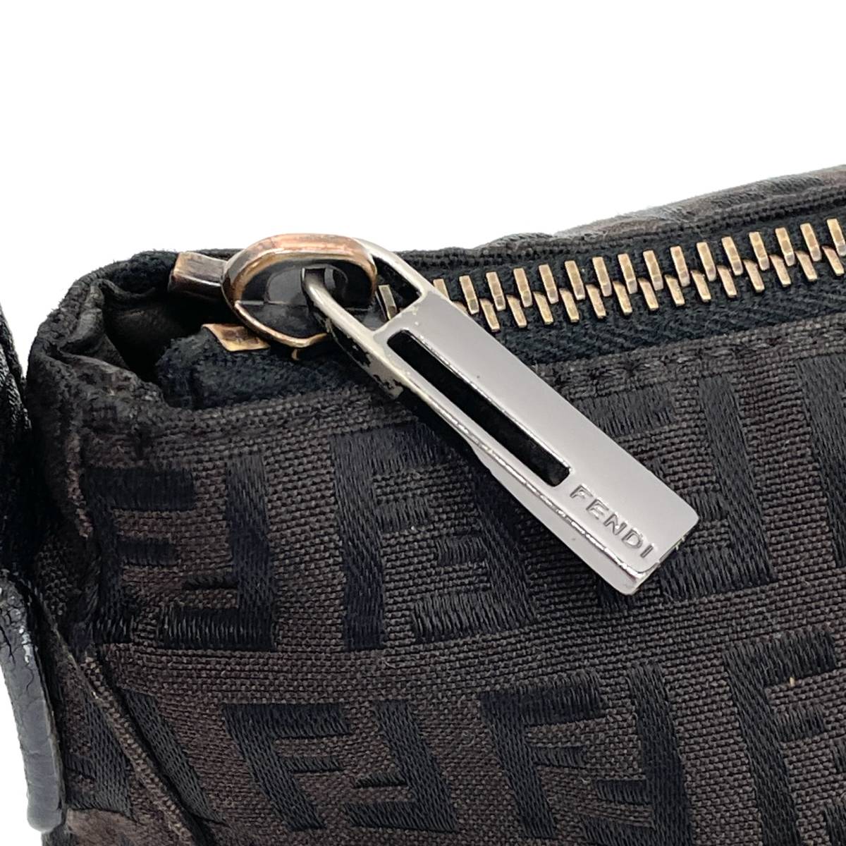 1円 良品 FENDI フェンディ ズッカ柄 ズッキーノ アクセサリーポーチ ショルダーポーチ 肩掛け ダークブラウン ヴィンテージ フェンディ 1円 ズッカ柄 折り財布 箱付き マンマバケット