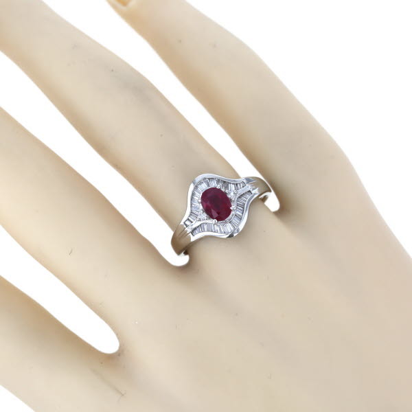 Pt900 プラチナ リング ルビー0.70ct ダイヤモンド0.44ct オーバル 