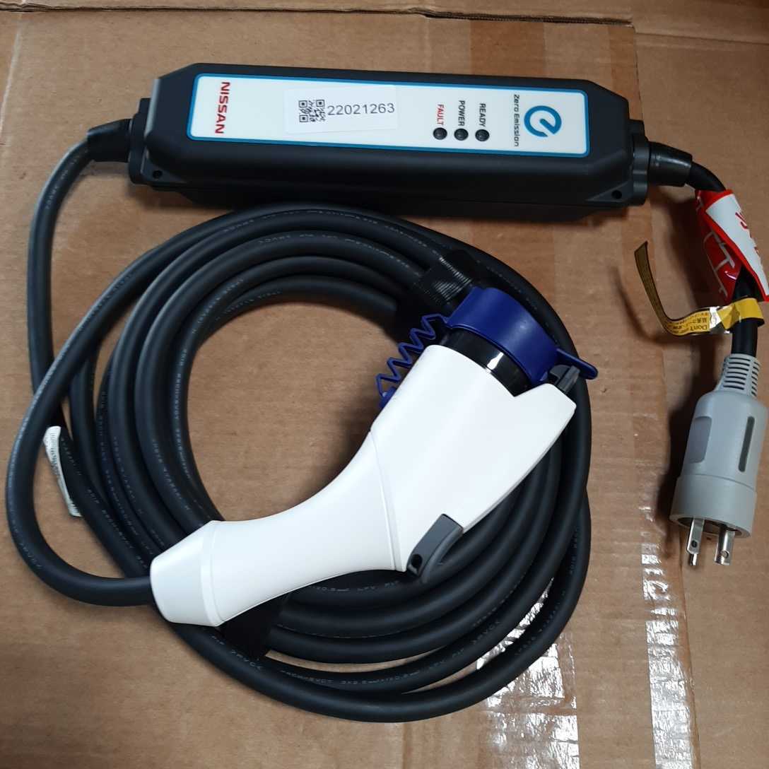 日産リーフ充電ケーブル 3NK5E 011 LEAF 充電ケーブル | - 200v」(日産