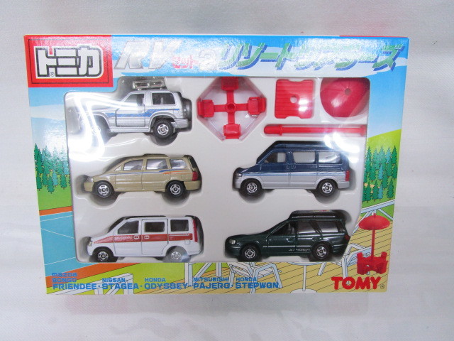 【激安大特価，送料無料】 RV 2 リゾートツアラーズ セット トミカ TOMY ミニカー(乗用車)｜売買されたオークション情報、yahooの商品情報をアーカイブ公開 - オークファン 乗用車