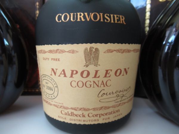 COURVOISIER NAPOLEON クルボアジェ ナポレオン ３本セット 未開封 古酒 COURVOISIER クルボアジェ 3本セット 700ml 特級