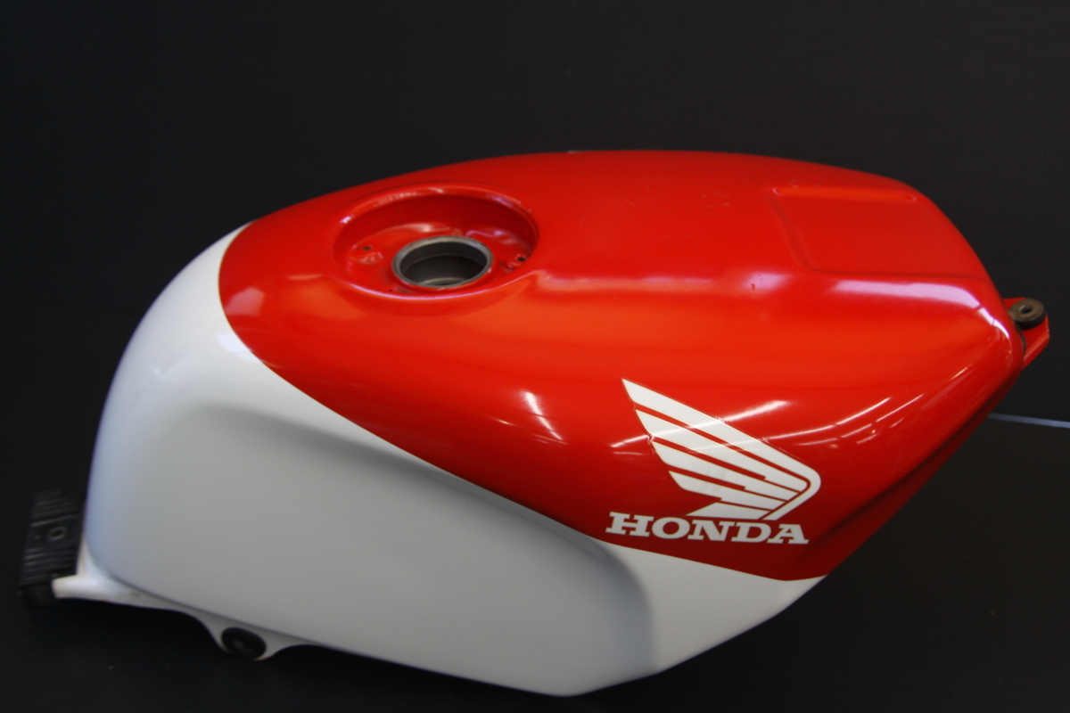 NSR250 タンク NSR250R MC16 MC18 MC21 MC28 Honda NSR250 MC18 Rossi Test | TYGA-Performance