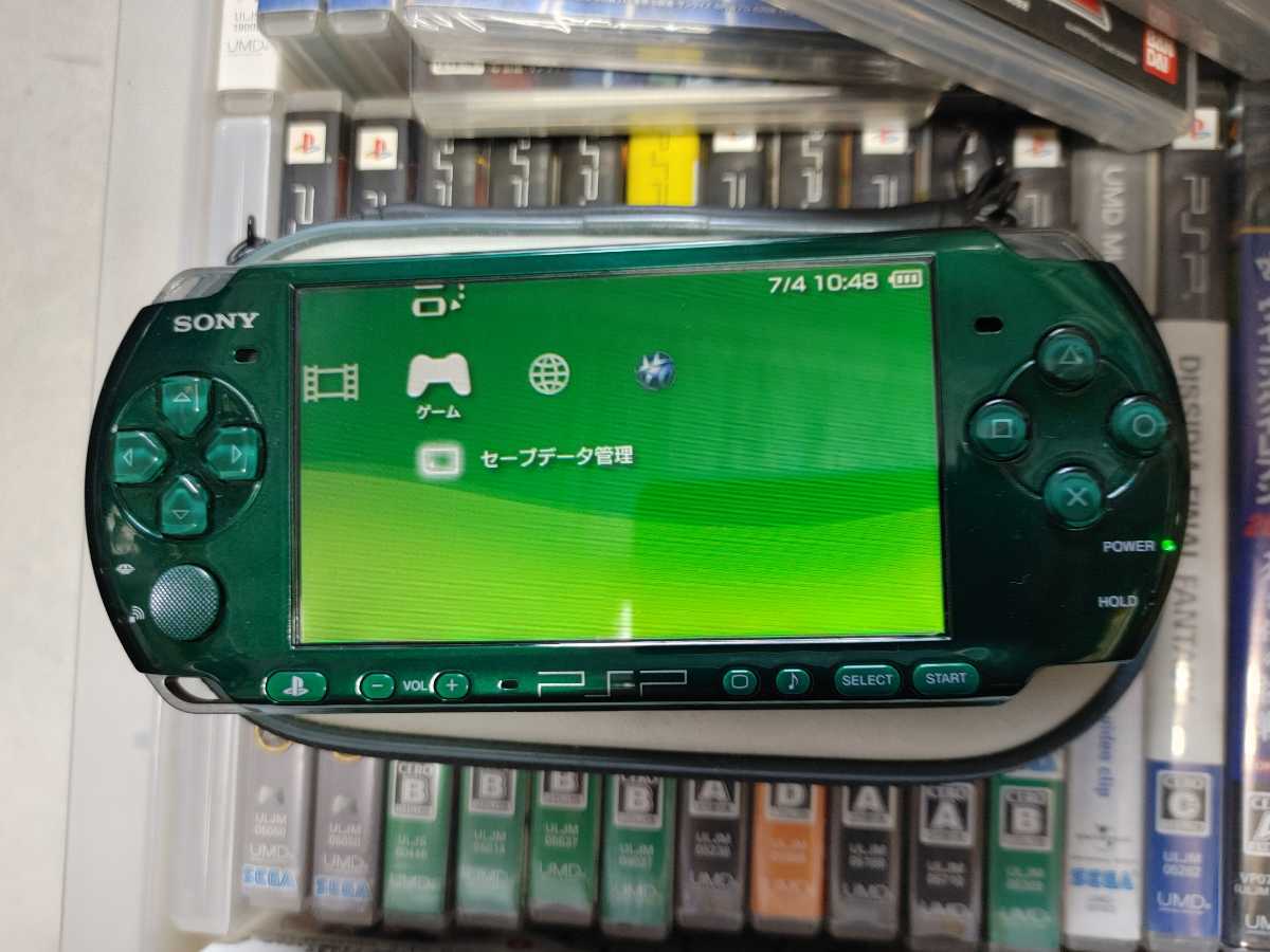 PSP-3000 ソフト100本＋大容量バッテリー2個＋メモリースティックPRO 