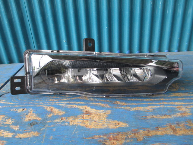 AV115　BMW　G01 G02 X3 X4　フォグランプ　右　63179492772 BMW X4 X3 Grills Honeycomb フォグランプLED化｜ベロフ製バルブでホワイト