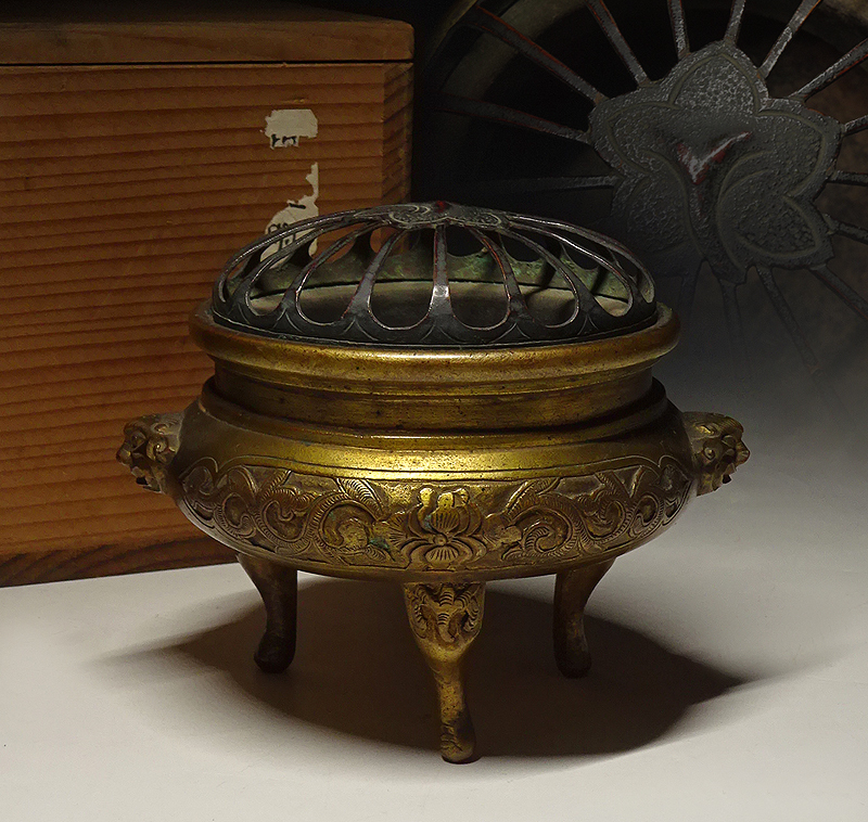 緑屋i□ 中国古玩 古銅 鍍金 双獣耳 香炉 箱付 胡文明