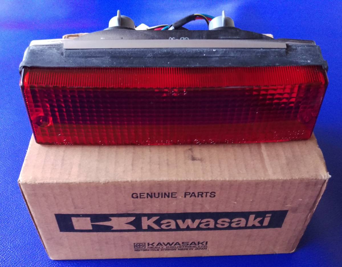 【新作入荷，100%新品】 絶版 KAWASAKI 純正 23025-1105 GPZ900R GPZ400R テールランプ 当時の箱入り(テールランプ)｜売買されたオークション情報、yahooの商品情報をアーカイブ公開 - オークファン カワサキ用