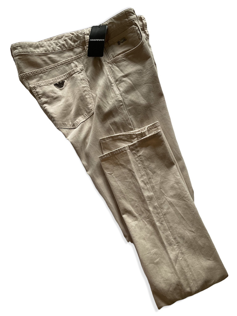 送料無料，新作 EMPORIO ARMANI/アルマーニ 夏色お洒落クリームベージュ色 履き心地 なストレッチ バックメタルロゴ 極上パンツ L(ボトムス)｜売買されたオークション情報、yahooの商品情報をアーカイブ公開 - 男性用