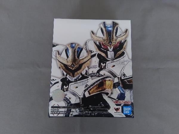 未開封品 フィギュア S.H.Figuarts(真骨彫製法) 仮面ライダーイクサ セーブモード/バーストモード