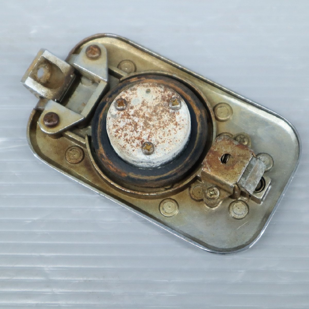 カワサキ　Z1 タンクキャップ　燃料キャップ　当時物　純正 カワサキ Z1R 純正 タンクキャップ 鍵1本付き♪ 当時物 旧車 (検