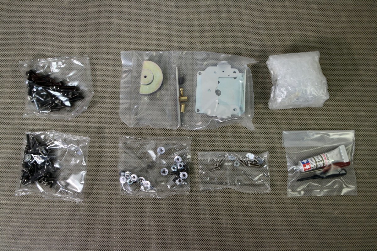 □中古・未組立品□タミヤ RCビックトラック・オプション & スペア