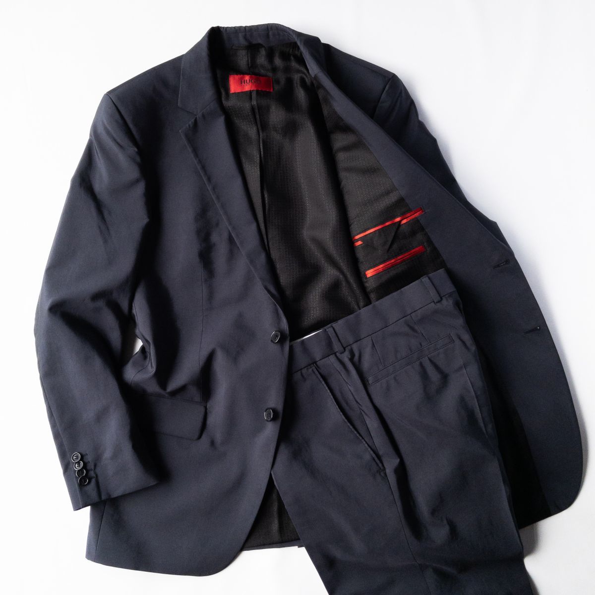  2206.G1.06 極 15万 ヒューゴボス 高級コットン&times;シルク使用 裏地ロゴ総柄プリント 薄手 通年 スーツ メンズ 50 XL 黒(XLサイズ以上)｜売買されたオークション情報、yahooの商品情報をアーカイ XLサイズ以上