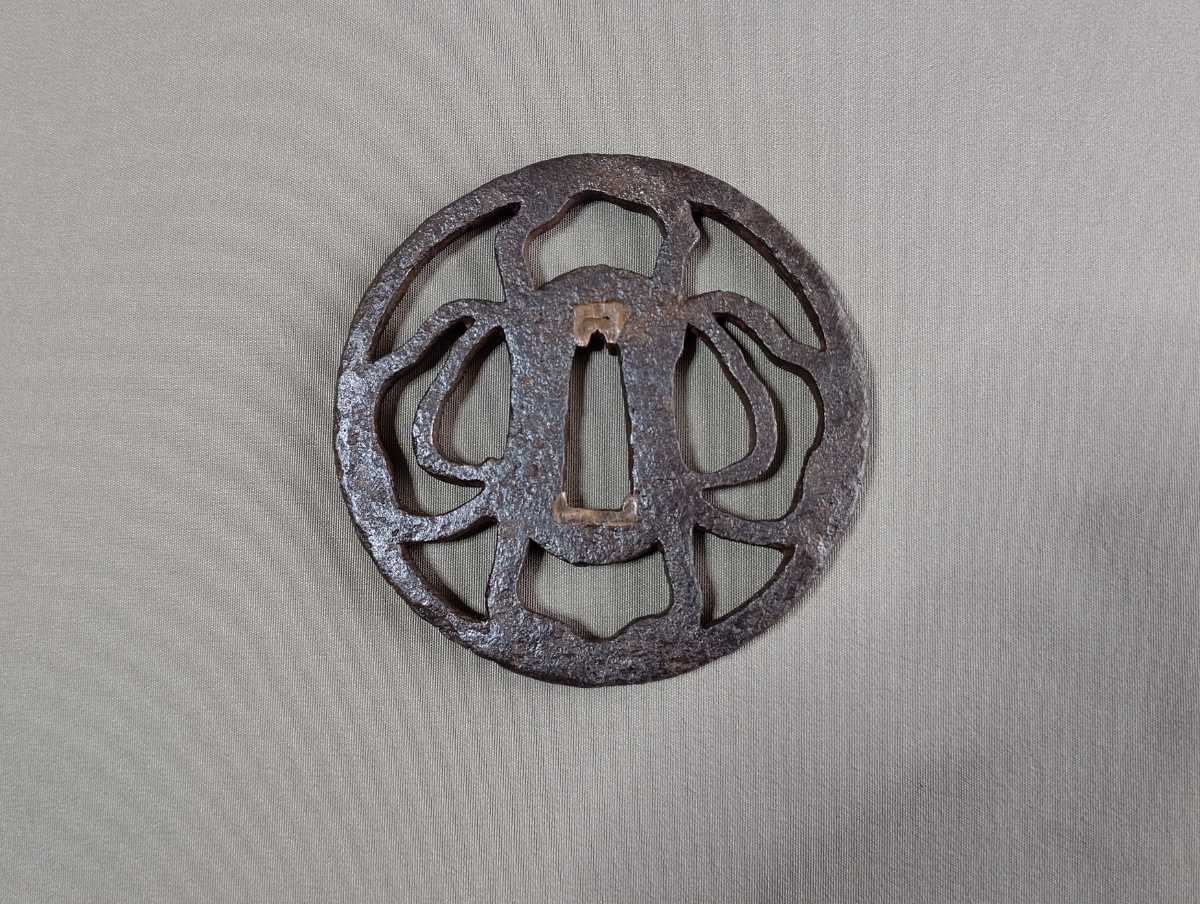刀装具　鉄鍔　鐔　③ 武具　刀 刀装具 鍔 鐔 つば tsuba 二つ巴 鉄 甲冑師 (検索 katana 鍛冶屋敷