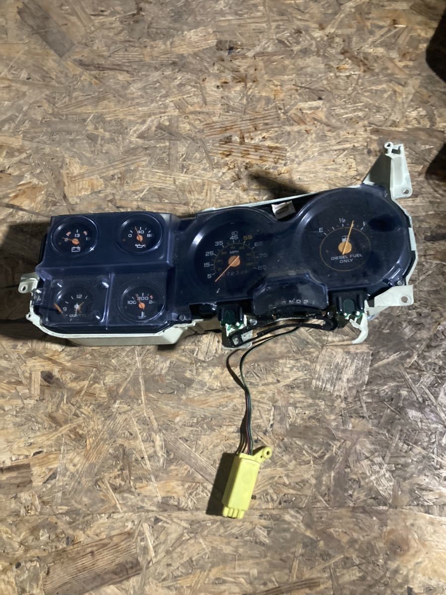 シボレー C10 K5ブレイザー　サバーバン　K10 メーター スピードメーター GMC 中古