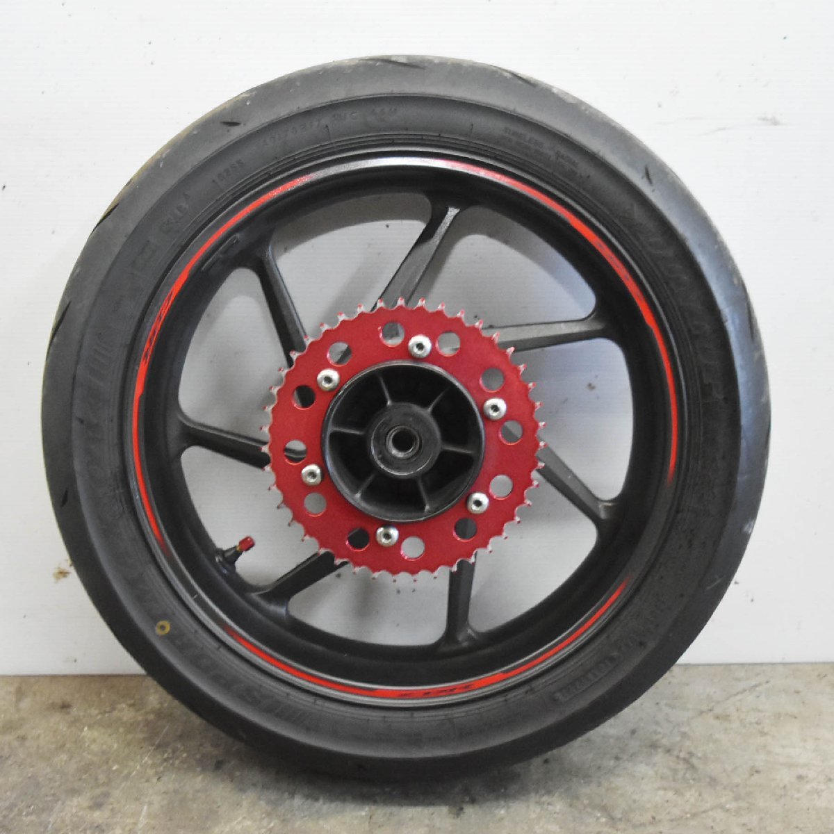 CBR250RR CBR250RR純正リアホイール4.00×17J振れなしMC51タイヤ溝あり
