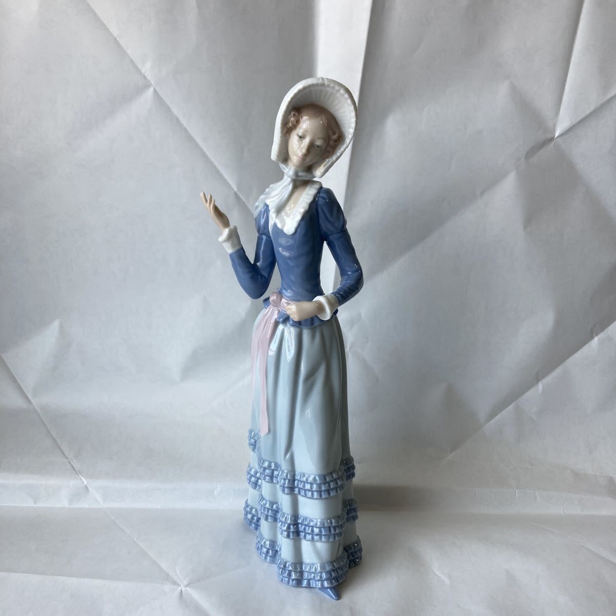 LLADRO リヤドロ アランフエスの女性 フィギュリン リアドロ |4794