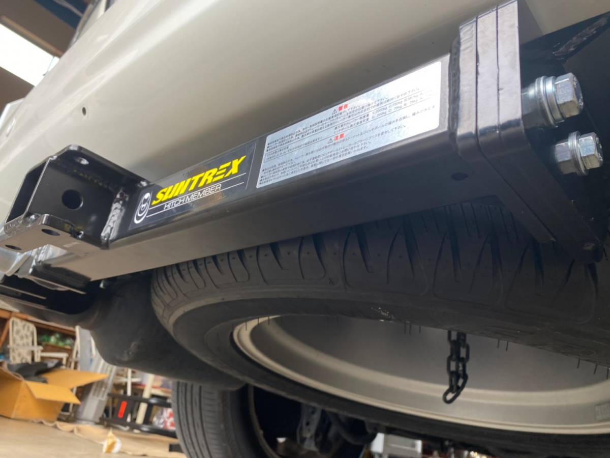 ランクル200ヒッチメンバー　SUNTREX　中古　全パーツ有り
