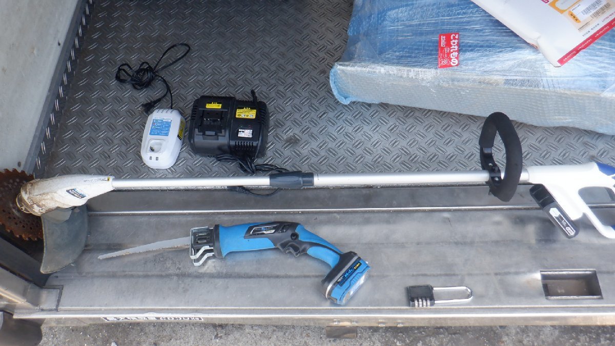 最新作，100%新品 充電式草刈り機＆充電式ノコギリ セット(本体)｜売買されたオークション情報、yahooの商品情報をアーカイブ公開 - オークファン 草刈機