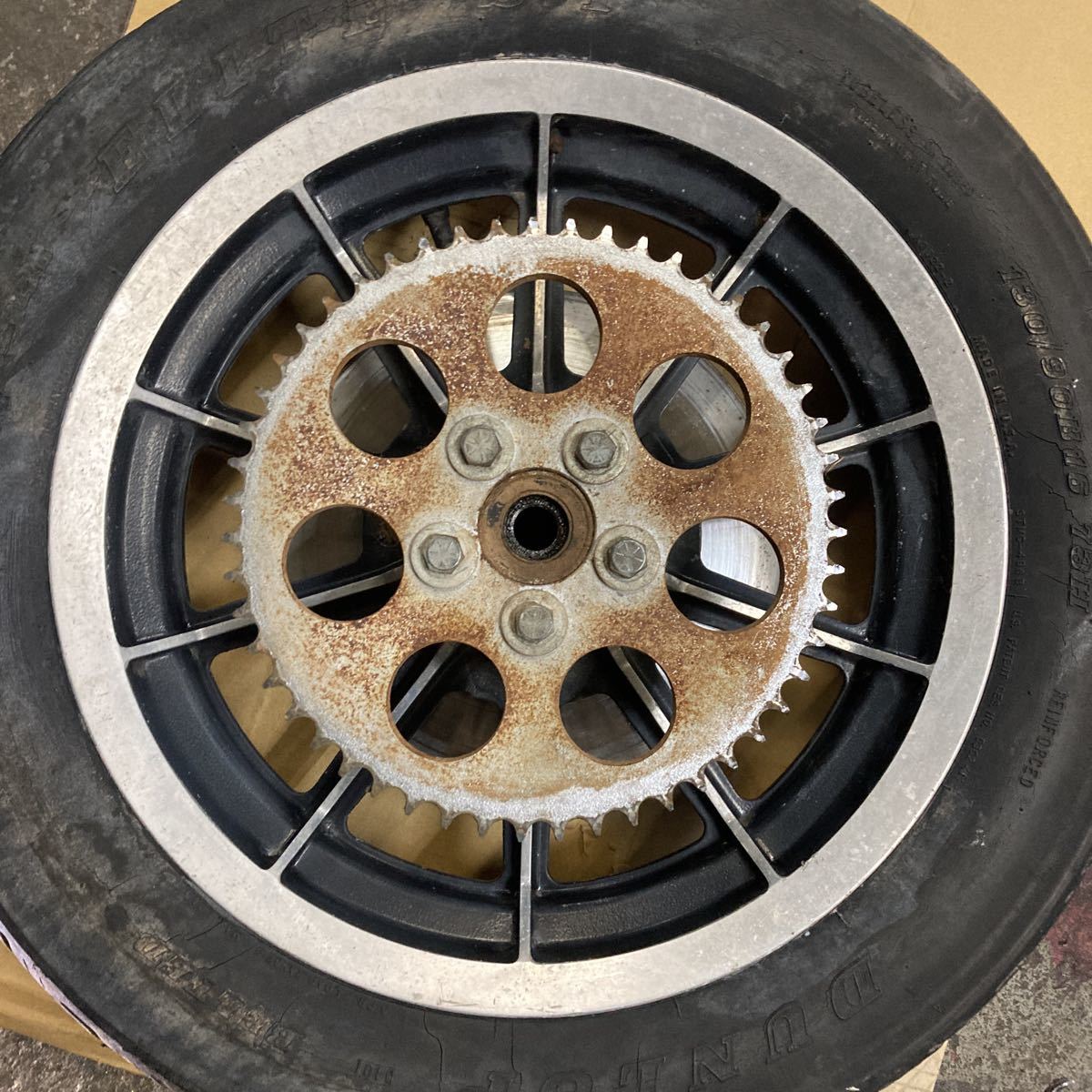 驚きの破格値，定番 ショベル FXR リアホイール キャストホイール