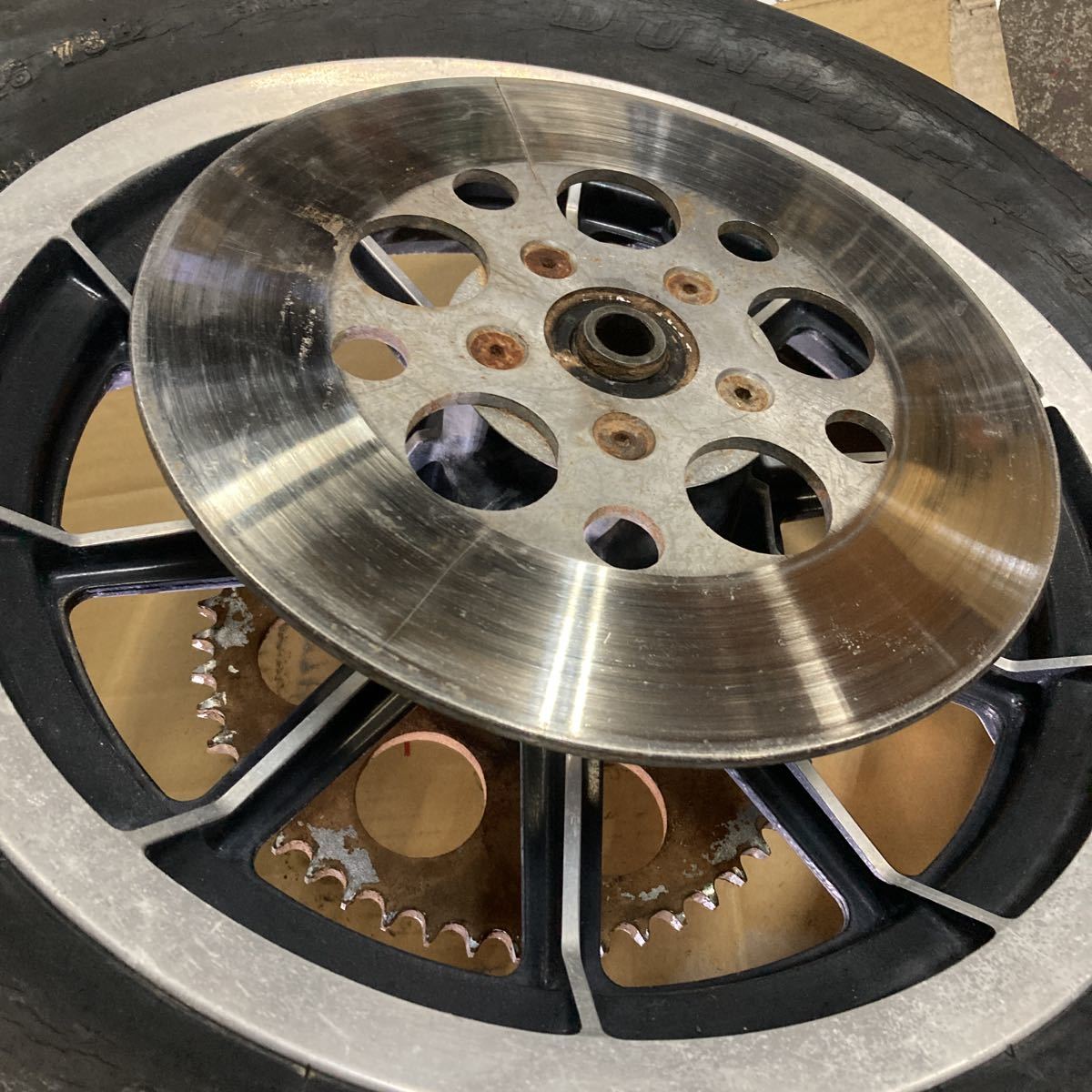 驚きの破格値，定番 ショベル FXR リアホイール キャストホイール
