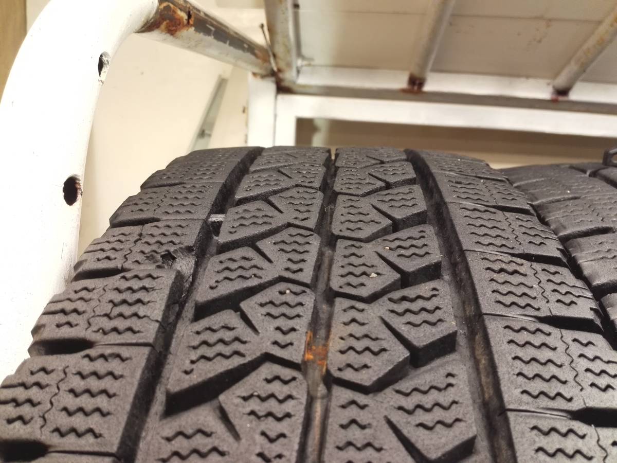 (L-816) ★　BRIDGESTONE ・トラック・スタッドレス・・205/80R17.5・120/118 L. LT ・6本・中古・ スタッドレス ブリヂストン 軽トラ バン&frasl;トラック用 価格｜295&frasl;80R22.5 商用バン・小型トラック専用タイヤ｜mobox（モボックス