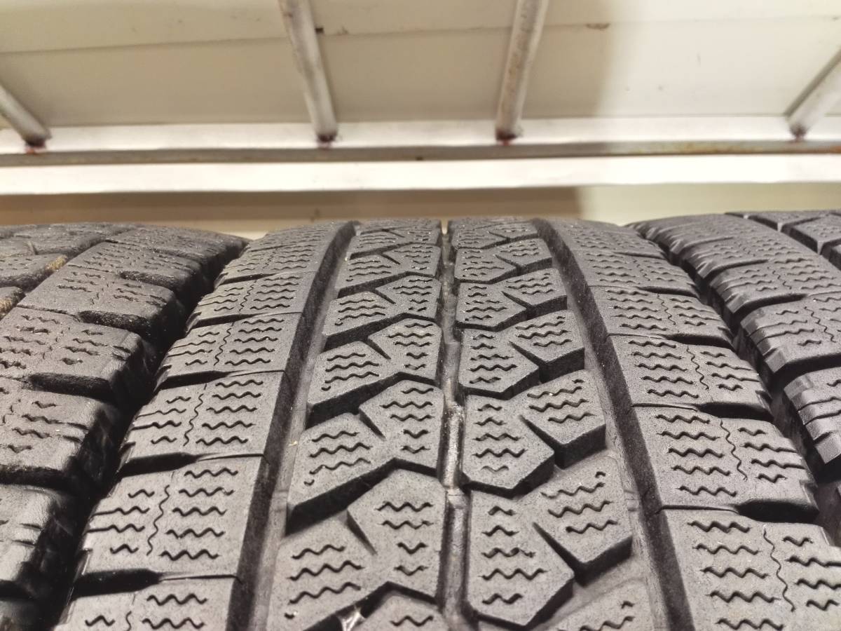 (L-816) ★　BRIDGESTONE ・トラック・スタッドレス・・205/80R17.5・120/118 L. LT ・6本・中古・ スタッドレス ブリヂストン 軽トラ バン&frasl;トラック用 価格｜295&frasl;80R22.5 商用バン・小型トラック専用タイヤ｜mobox（モボックス