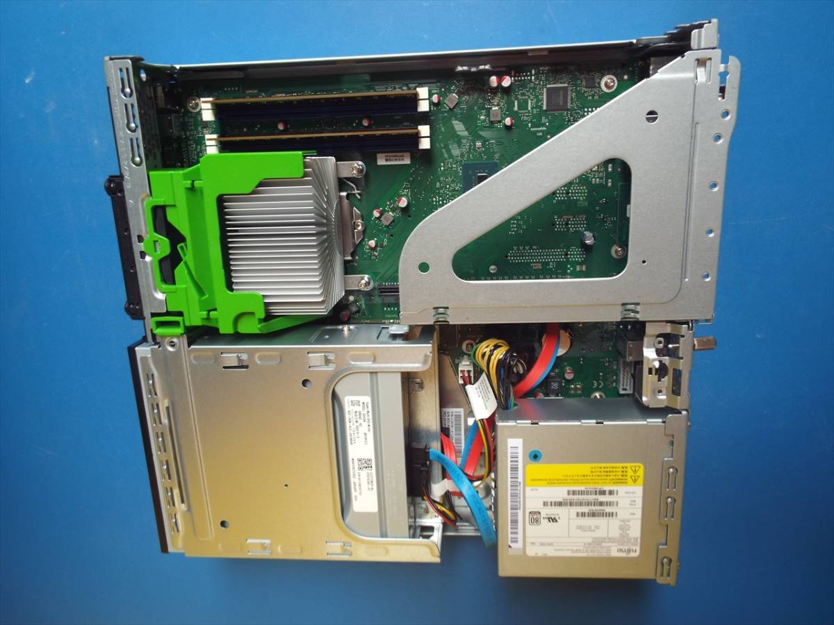 富士通ESPRIMO D588/CX Intel Core i3-8100 メモリー 8.0GB SSD256GB+