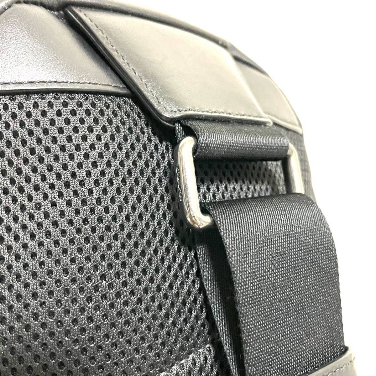 1円スタート！ 使用わずか 極美品 COACH コーチ シグネチャー PVC