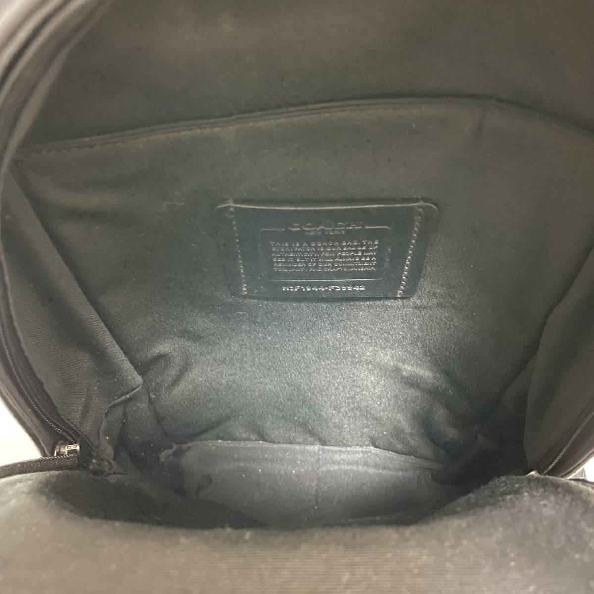 1円スタート！ 使用わずか 極美品 COACH コーチ シグネチャー PVC