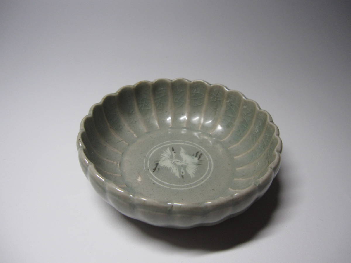 文化遺産オンライン 高麗青磁象嵌双鶴文香合 高麗 蛇韻律 青磁象嵌菊花