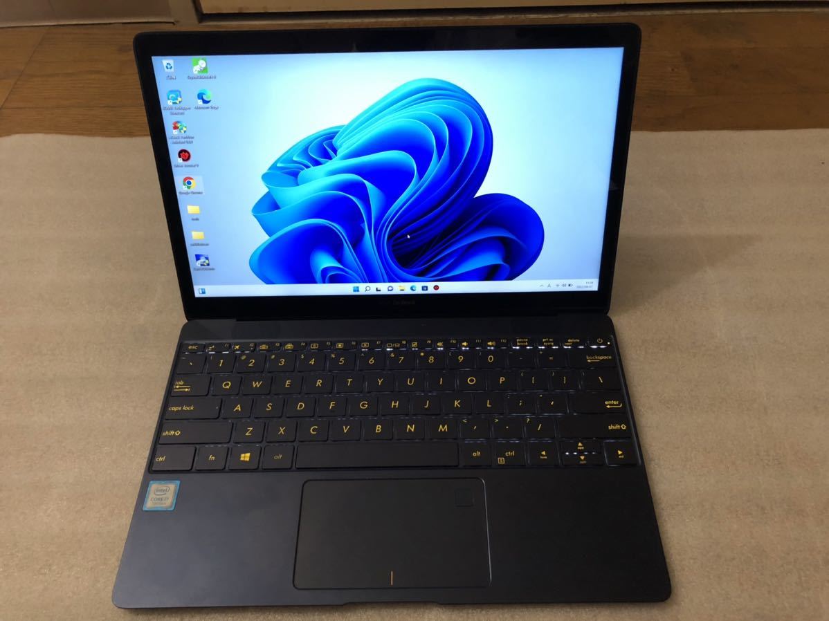 ASUS UX390U core i7 メモリ16GB SSD 512GB キーボードUS配列　バッテリー良好 Windows11 Pro