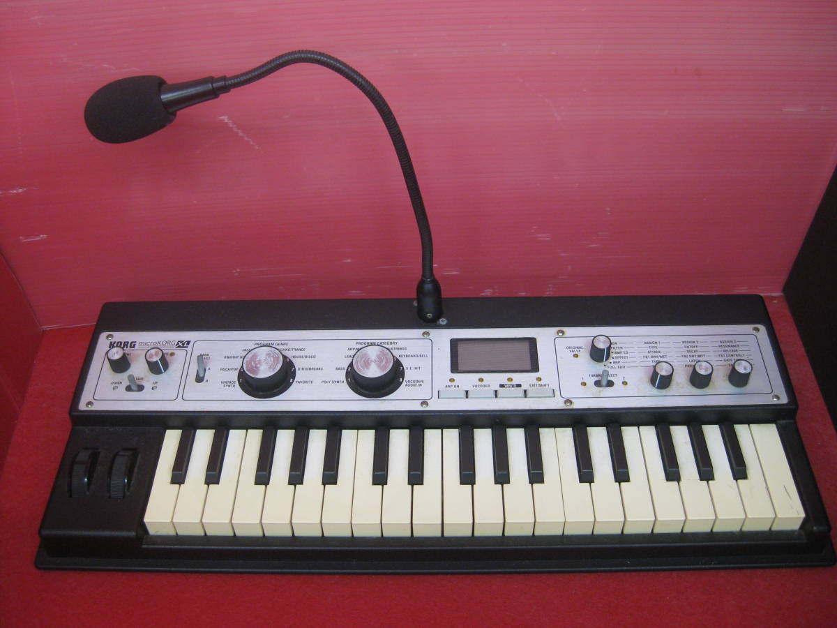 Korg microKORG 37-Key Synthesizer Vocoder Synthesizer⁄Vocoder and 