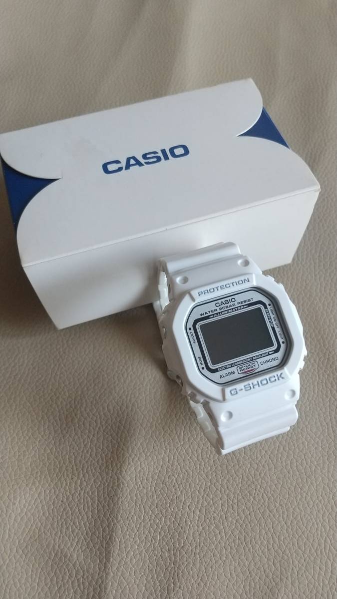 不動品 CASIO/G-SHOCK　DW-5600NS-7JR 中村俊輔モデル ホワイト　シリアルナンバー入り 未使用　ジャンク