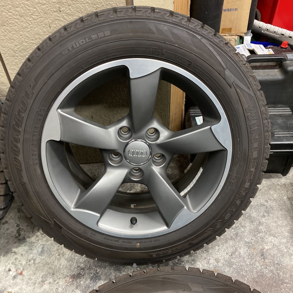 超バリ山！アウディ センターキャップ付 16×7.5j+37 PCD112/5H 205/60R16 ダンロップ ウインターマックス WM02 2017年製 4本 検: A4 純正