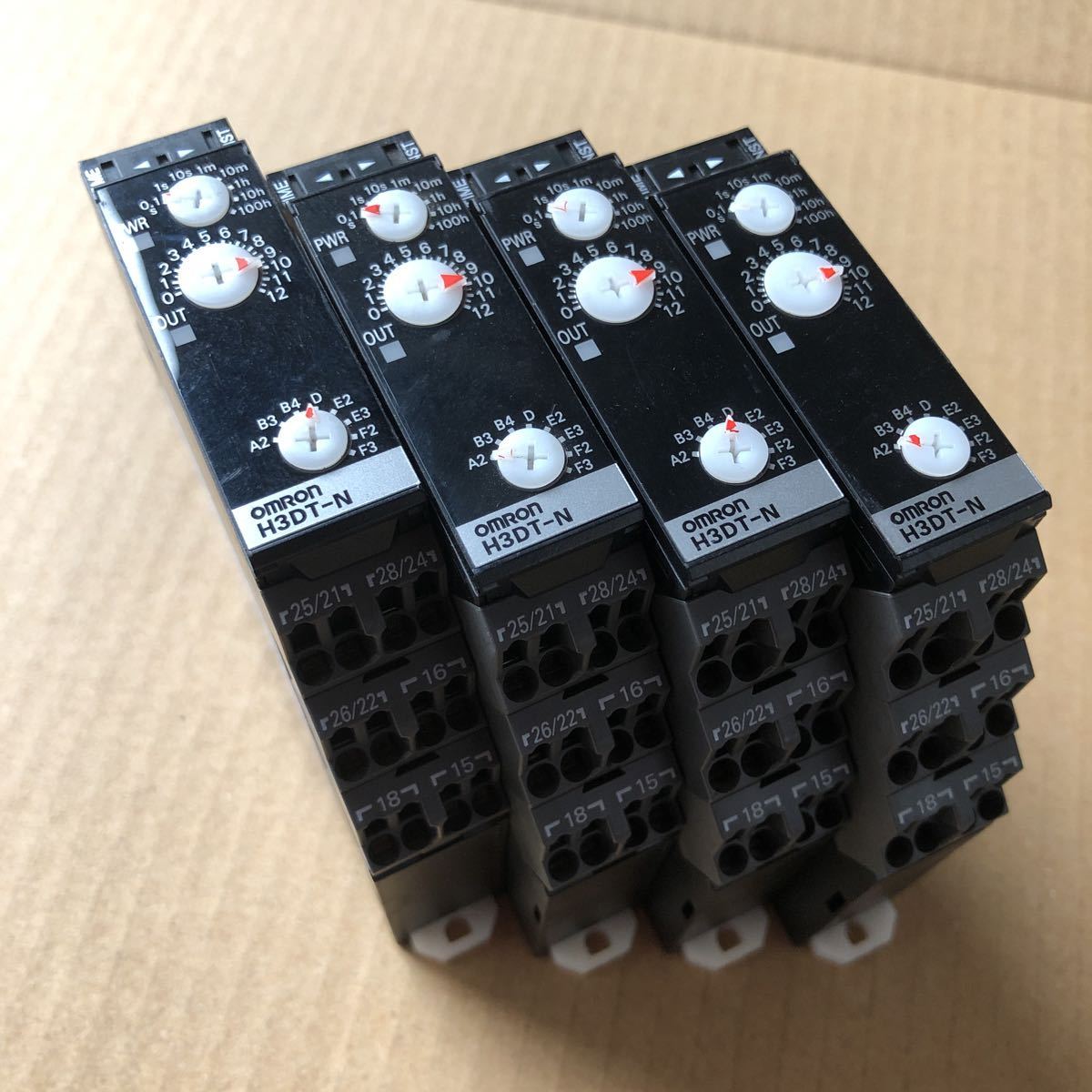 つき 15枚 OMRON オムロン H3DT-N2 マルチ モード レンジ タイマー 4個