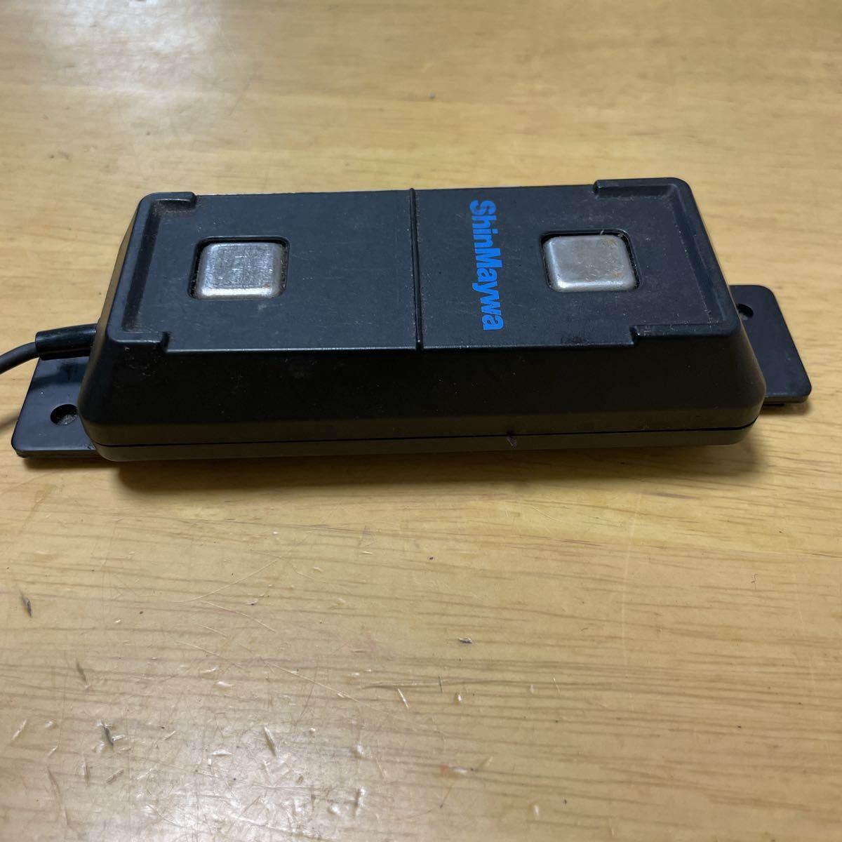 新明和 パワーゲート リモコン TGL2.4G-S2-TX ジャンクの通販 by