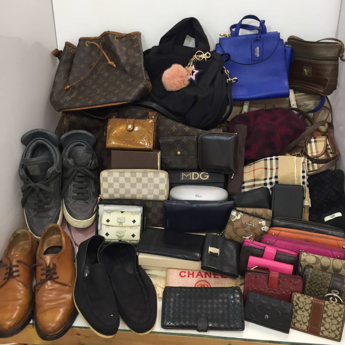 【1円～】LOUIS VUITTON ヴィトン キーポル グッチ コーチ ボッテガ バーバリー 等 バッグ 財布 メンズシューズ 他 まとめ売り【ジャンク】