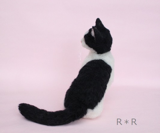 羊毛フェルト ハチワレ 猫 ハンドメイド | 白黒 - ネコ 猫のぬいぐるみ