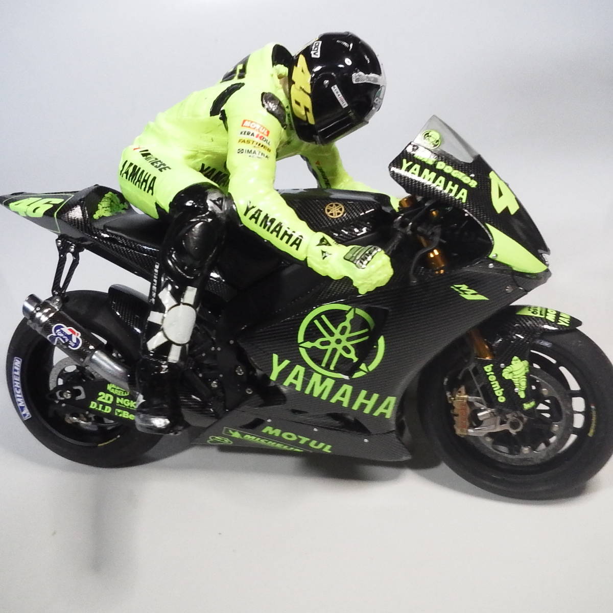 バレンティーノロッシ　コレクション⑪タミヤYZR-M1 2007